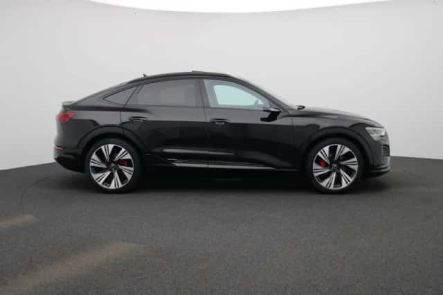Audi Q8 (2025) thumbnail 6