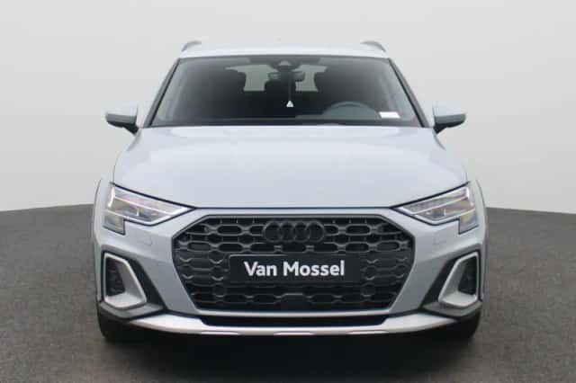 Audi A3 (2025) thumbnail 2