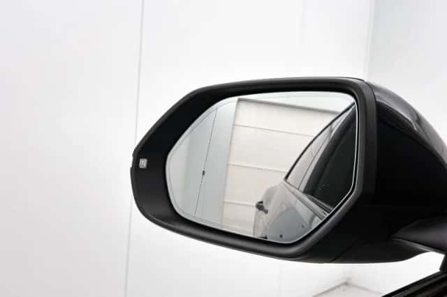 Audi Q8 (2023) thumbnail 19