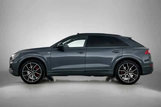 Audi Q8 (2023) thumbnail 3