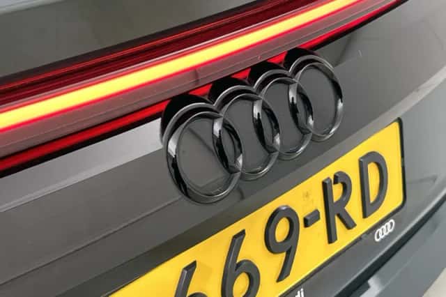 Audi Q8 (2023) thumbnail 32