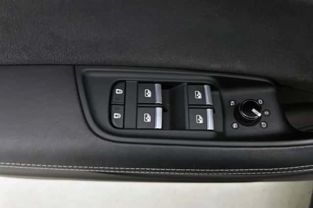 Audi Q8 (2023) thumbnail 36