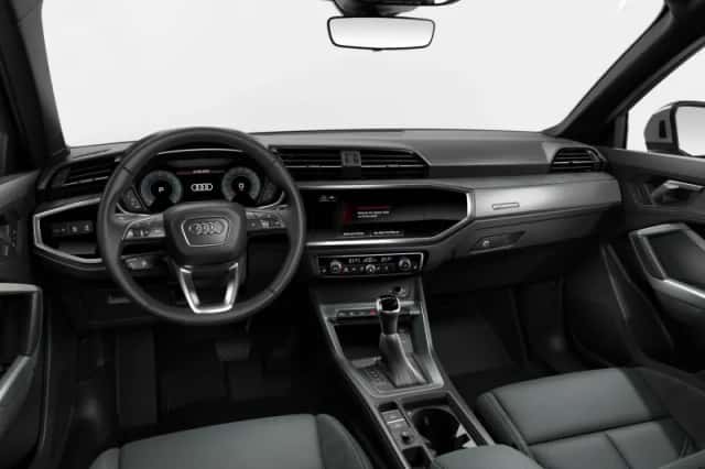 Audi Q3 (2021) thumbnail 3