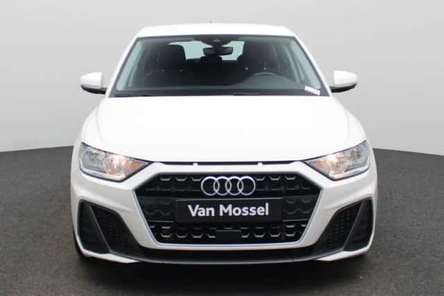 Audi A1 (2023) thumbnail 2
