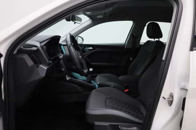 Audi A1 (2023) thumbnail 13