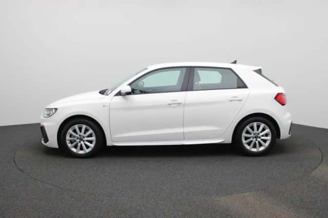 Audi A1 (2023) thumbnail 4