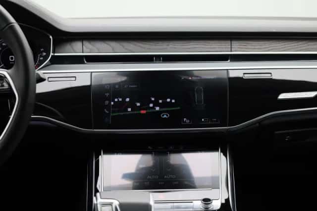 Audi A8 (2024) thumbnail 11
