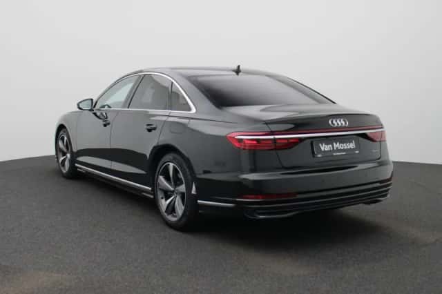 Audi A8 (2024) thumbnail 3