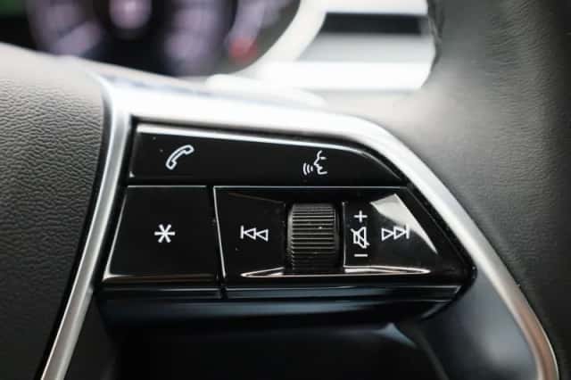 Audi A8 (2024) thumbnail 23