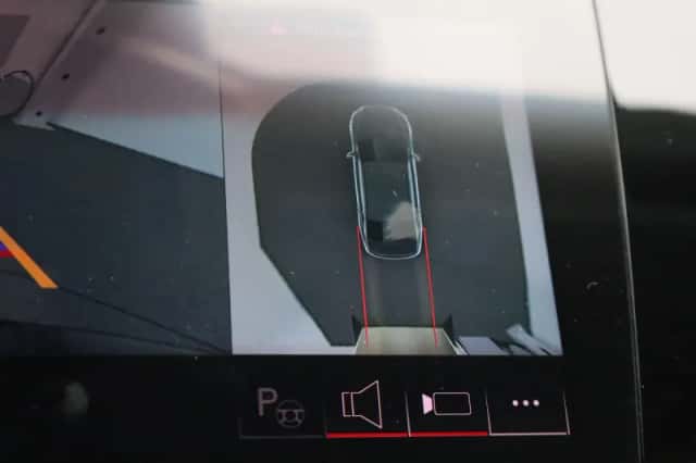 Audi A8 (2024) thumbnail 37