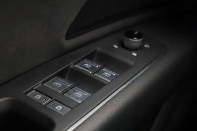 Audi A8 (2024) thumbnail 39