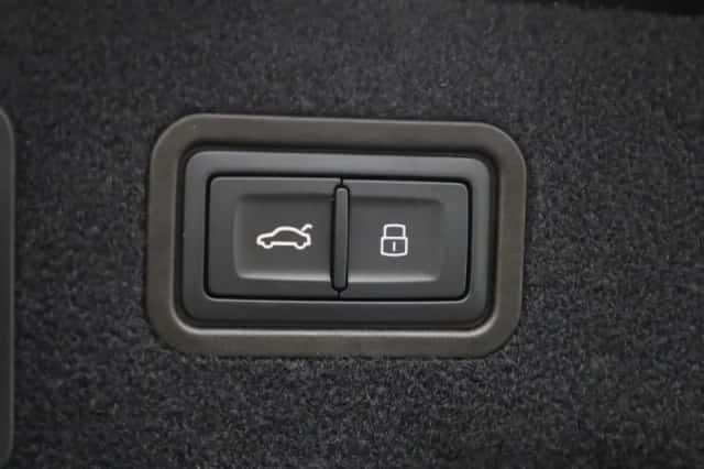 Audi A8 (2024) thumbnail 52