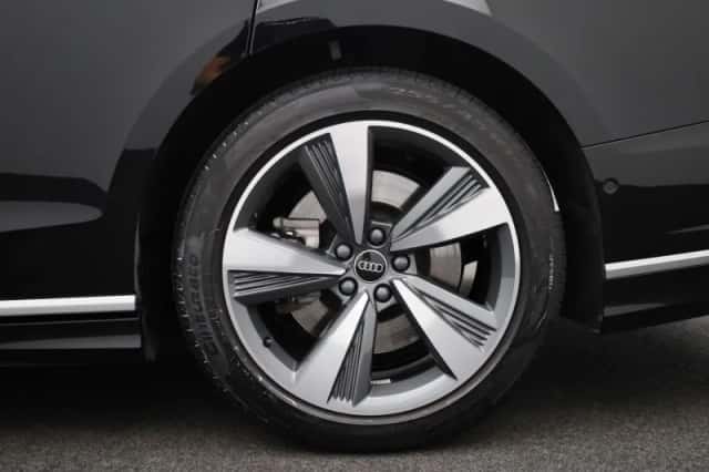 Audi A8 (2024) thumbnail 7
