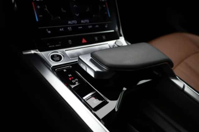Audi Q8 (2024) thumbnail 20