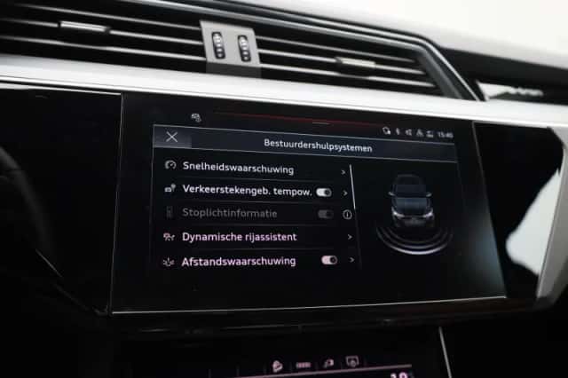 Audi Q8 (2024) thumbnail 37