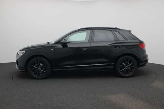 Audi Q3 (2023) thumbnail 4