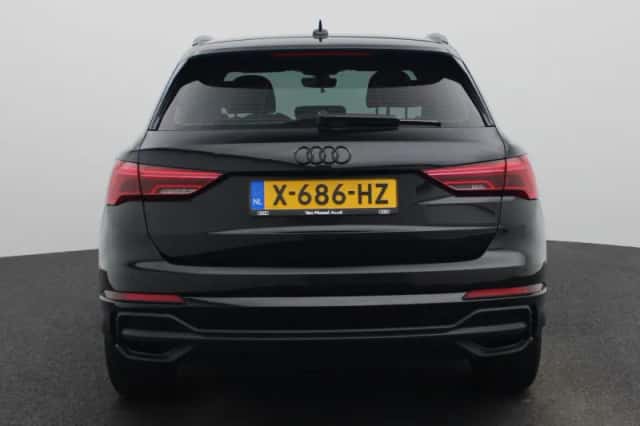 Audi Q3 (2023) thumbnail 5