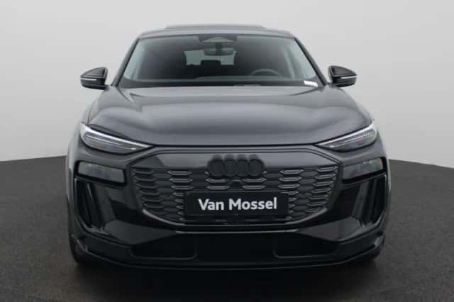 Audi Q6 e-tron (2025) thumbnail 3