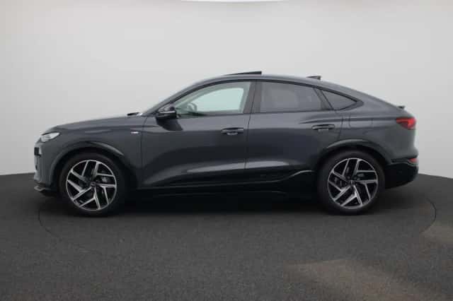 Audi Q6 e-tron (2025) thumbnail 4