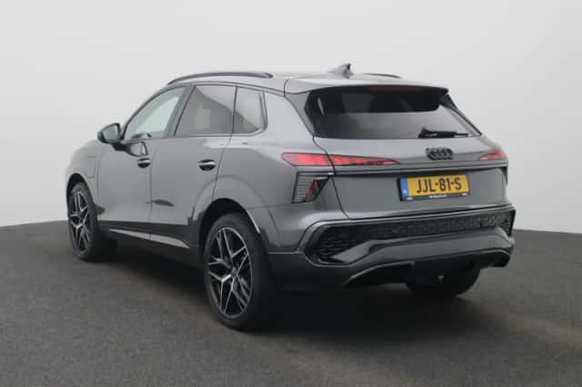 Audi Q3 (2025) thumbnail 2