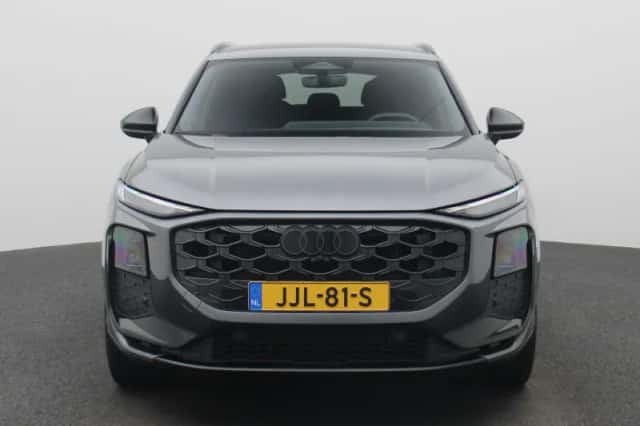 Audi Q3 (2025) thumbnail 3