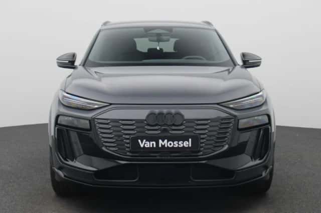 Audi Q6 e-tron (2025) thumbnail 3