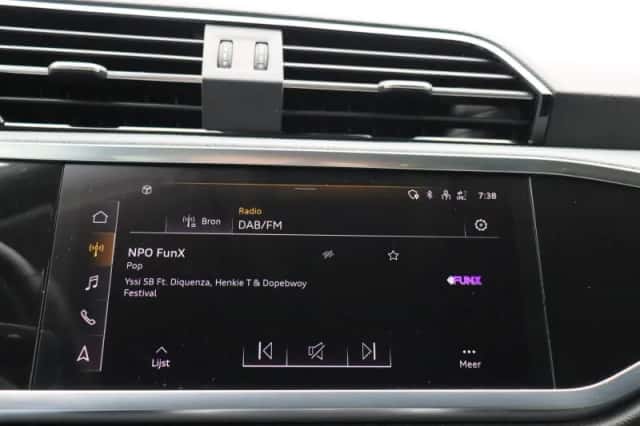 Audi Q3 (2024) thumbnail 16