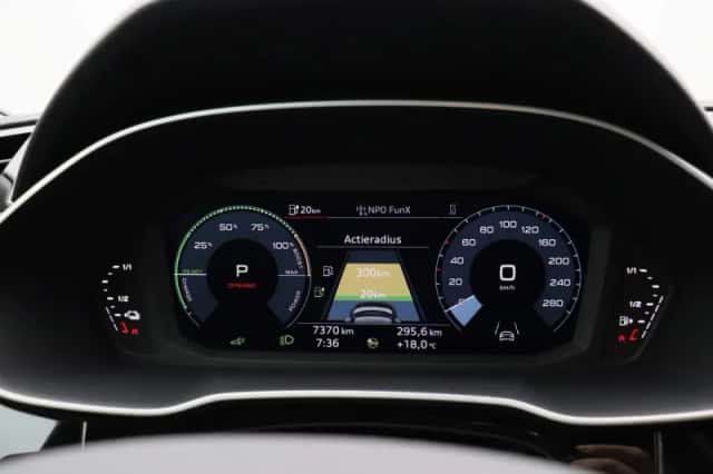 Audi Q3 (2024) thumbnail 7