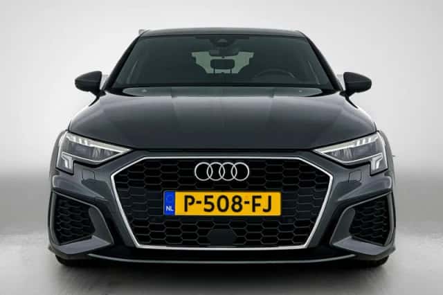 Audi A3 (2022) thumbnail 2