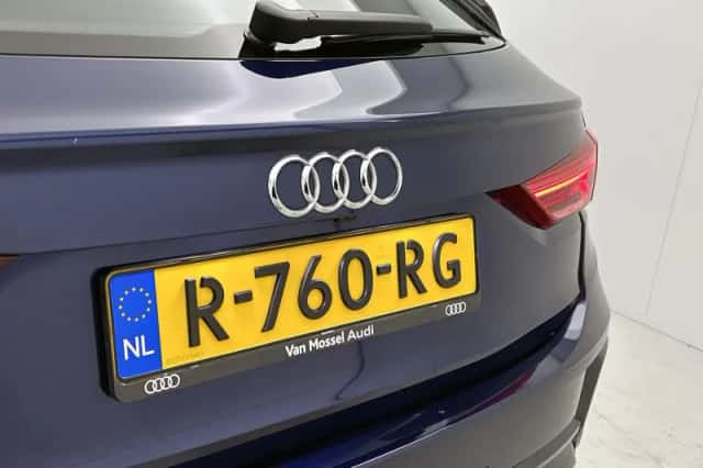 Audi Q3 (2022) thumbnail 7