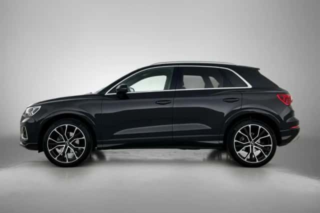 Audi Q3 (2021) thumbnail 3