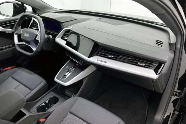 Audi Q4 e-tron (2024) thumbnail 14