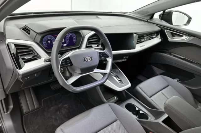 Audi Q4 e-tron (2024) thumbnail 15