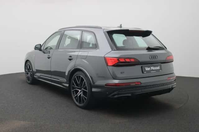 Audi Q7 (2025) thumbnail 3