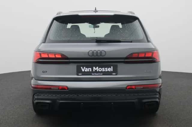 Audi Q7 (2025) thumbnail 5