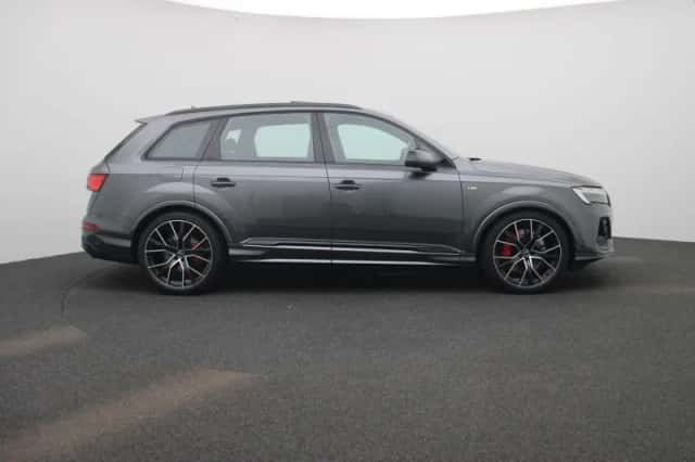 Audi Q7 (2025) thumbnail 6