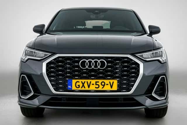 Audi Q3 (2025) thumbnail 2