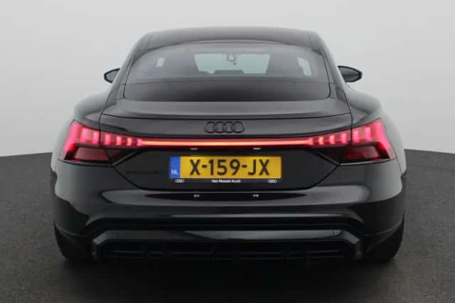 Audi e-tron GT (2023) thumbnail 5