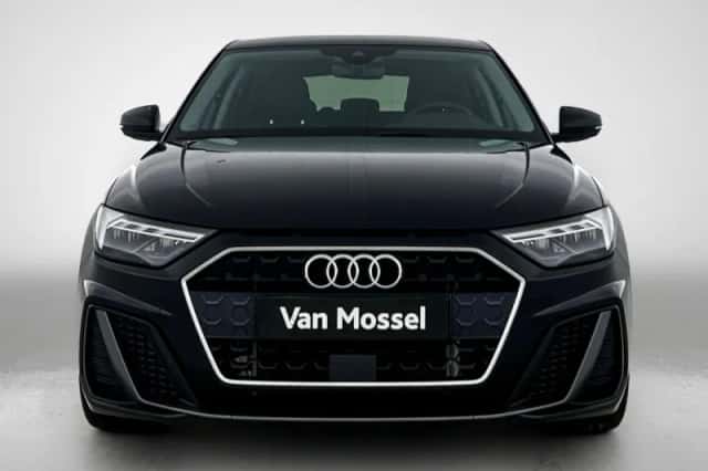 Audi A1 (2025) thumbnail 2