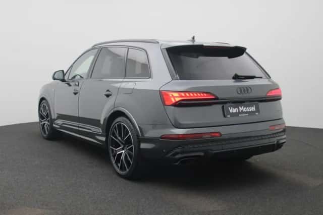 Audi Q7 (2025) thumbnail 3