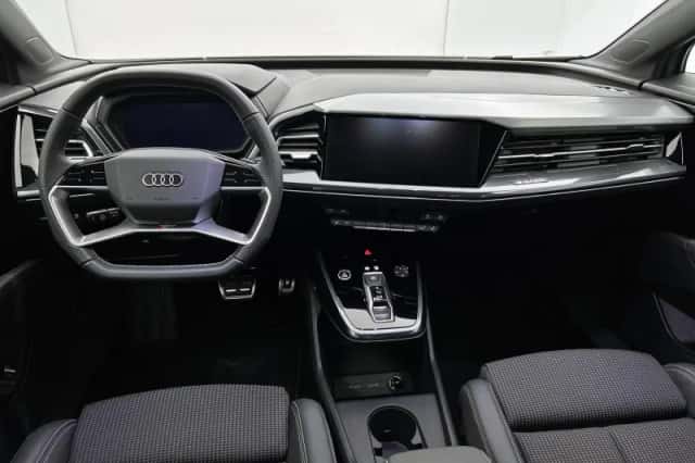 Audi Q4 (2025) thumbnail 13