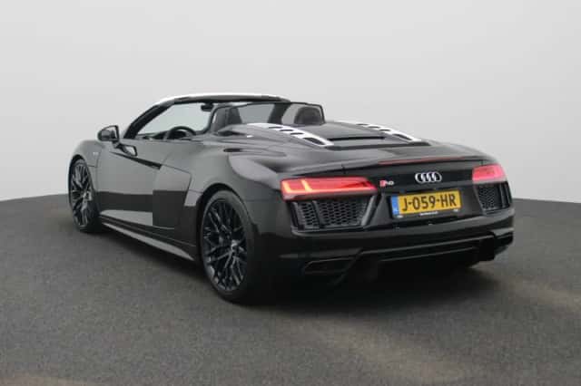 Audi R8 (2016) thumbnail 3