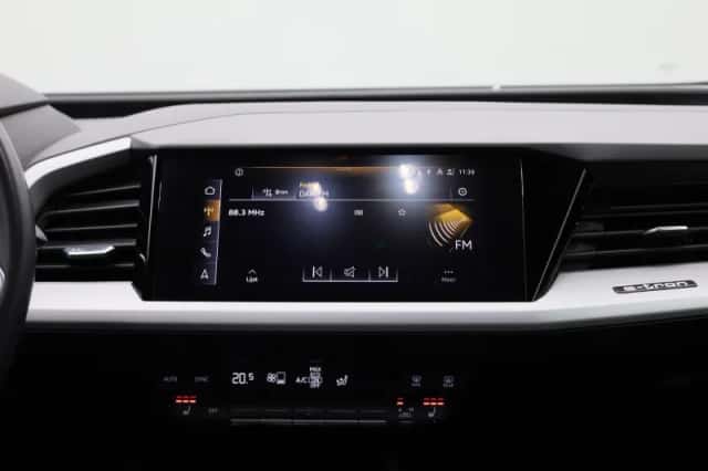 Audi Q4 (2023) thumbnail 12