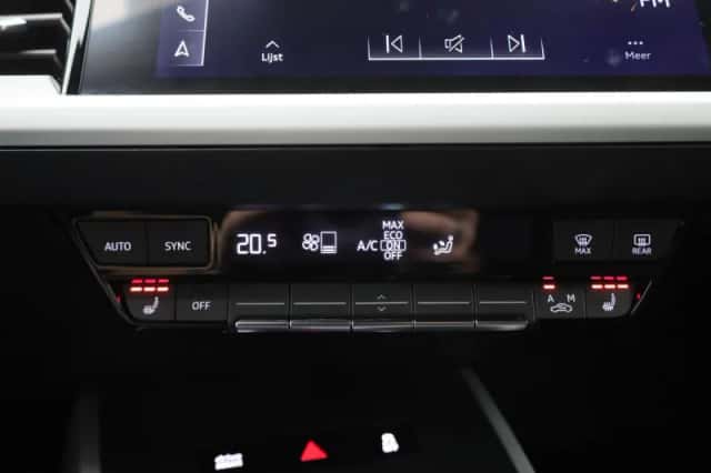 Audi Q4 (2023) thumbnail 17