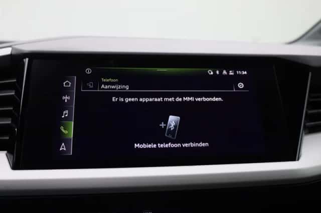 Audi Q4 (2023) thumbnail 21