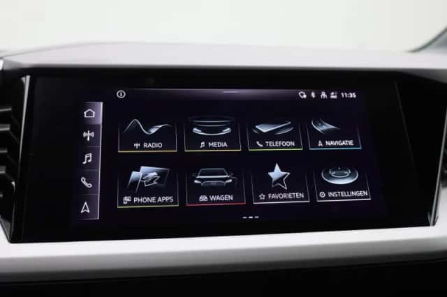 Audi Q4 (2023) thumbnail 24