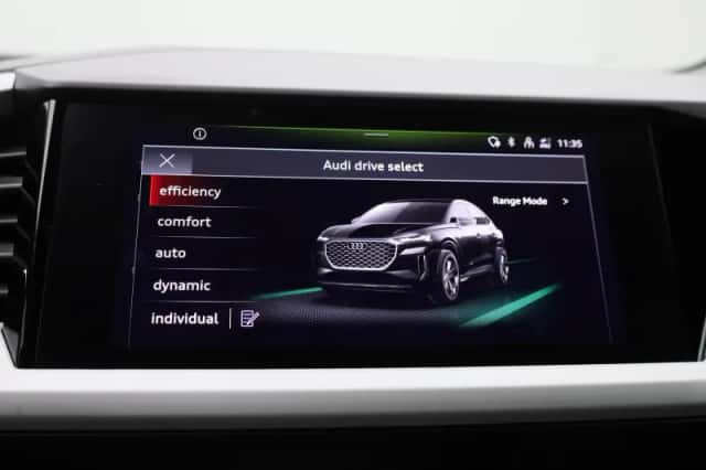 Audi Q4 (2023) thumbnail 29
