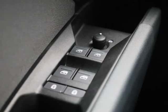 Audi Q4 (2023) thumbnail 33