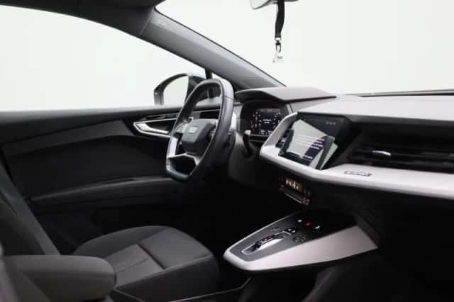 Audi Q4 (2023) thumbnail 35