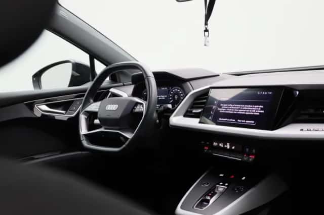 Audi Q4 (2023) thumbnail 37
